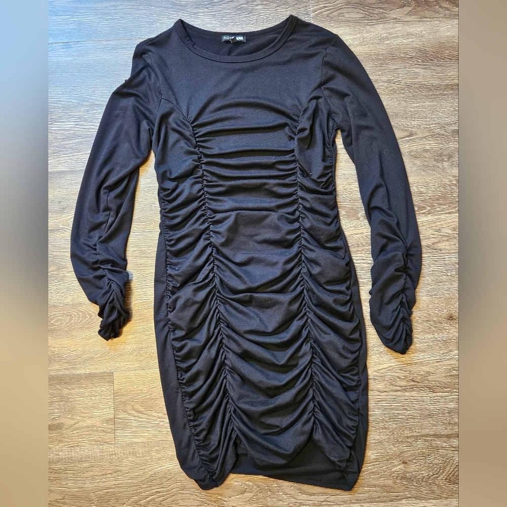 Fasion Nova Black Ruched Bodycon Dress - Picture 3 of 6
